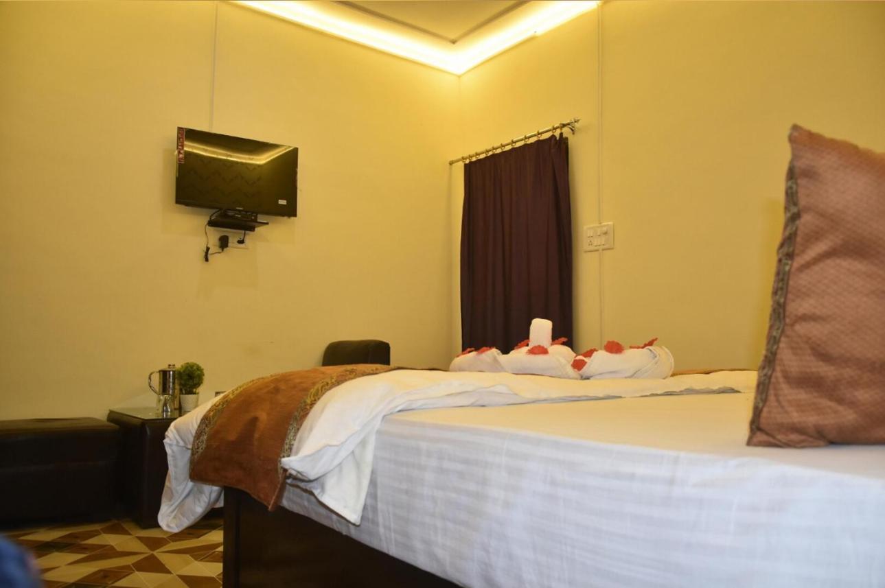 De Costa Palace - Pick And Drop Available Varanasi Exterior foto