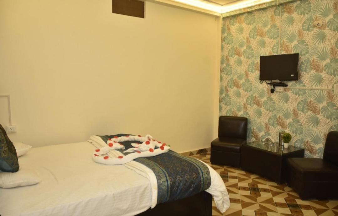De Costa Palace - Pick And Drop Available Varanasi Exterior foto