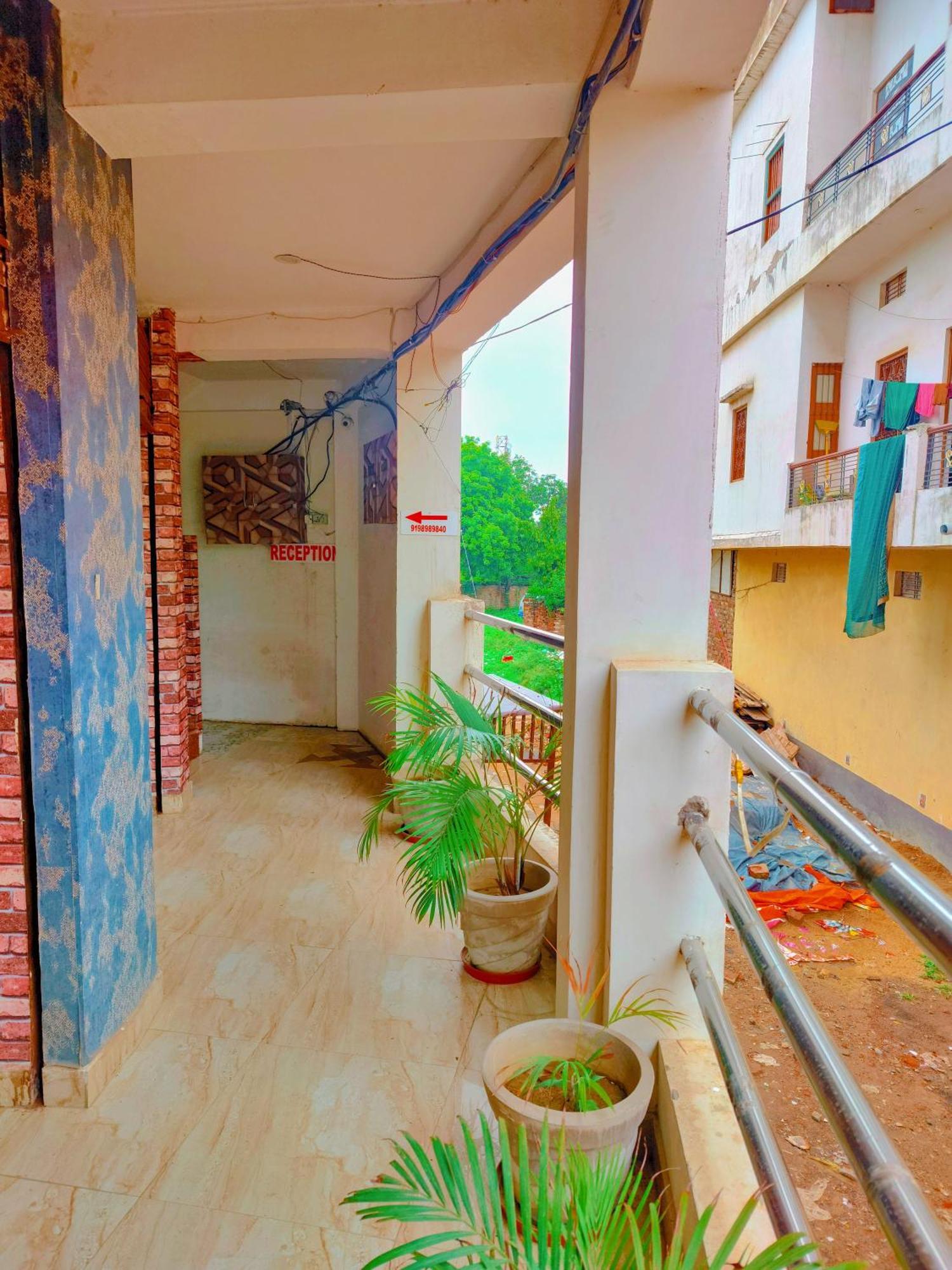 De Costa Palace - Pick And Drop Available Varanasi Exterior foto